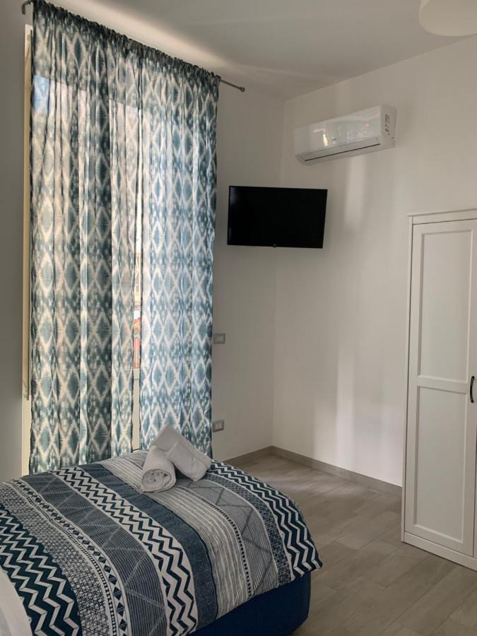 La Porta Di Carmy Apartment Napoli Bagian luar foto