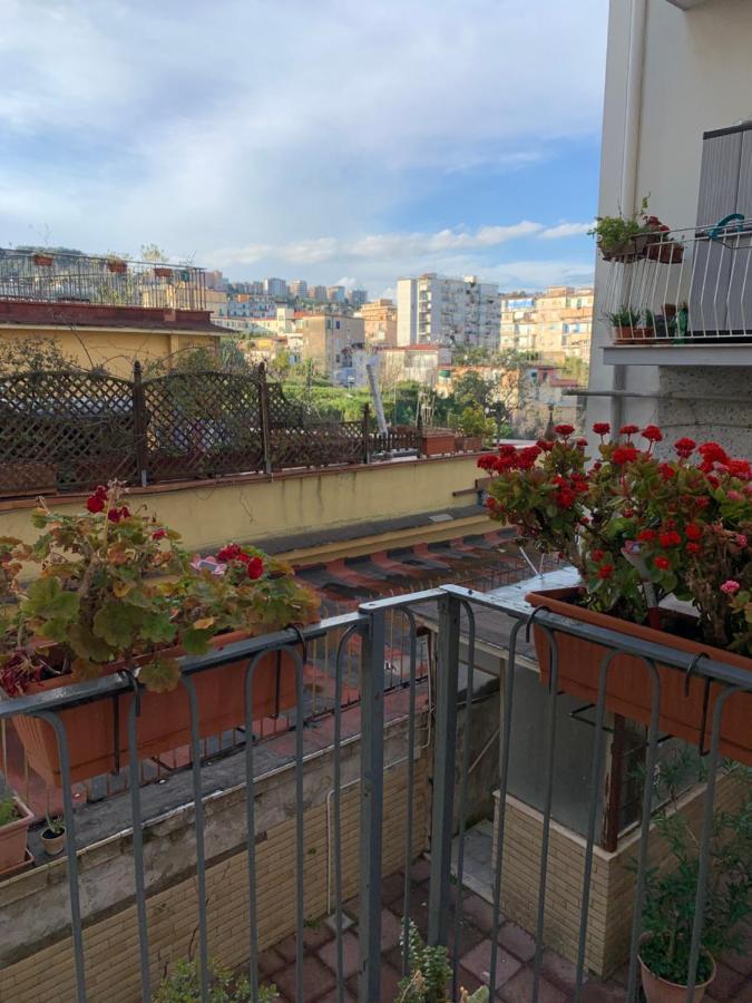 La Porta Di Carmy Apartment Napoli Bagian luar foto